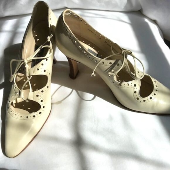 Vintage Bally cream heeled shoes size 6M - Picture 1 of 2